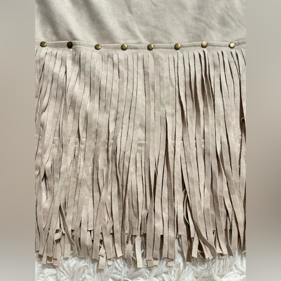 Fornia Western Fringe Cowgirl Faux Suede Studded Mini Skirt Tan Nude Womens L - Picture 3 of 8